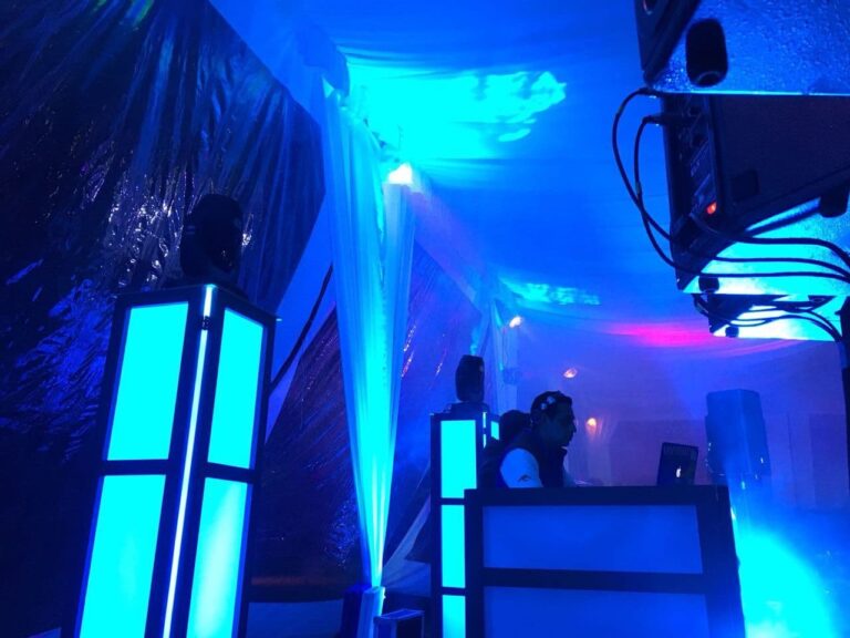 Luces neón en eventos de performance